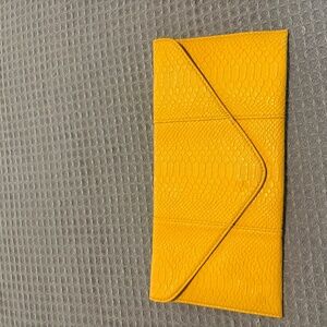 Yellow Clutch